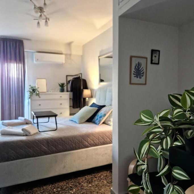 Chic Apt Near Acropolis - Avdi Square Athen Eksteriør bilde