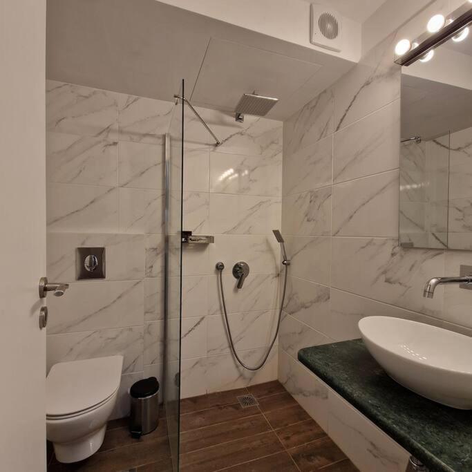Chic Apt Near Acropolis - Avdi Square Athen Eksteriør bilde