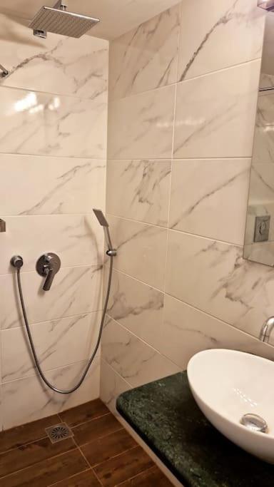 Chic Apt Near Acropolis - Avdi Square Athen Eksteriør bilde