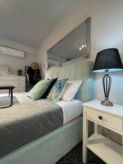Chic Apt Near Acropolis - Avdi Square Athen Eksteriør bilde