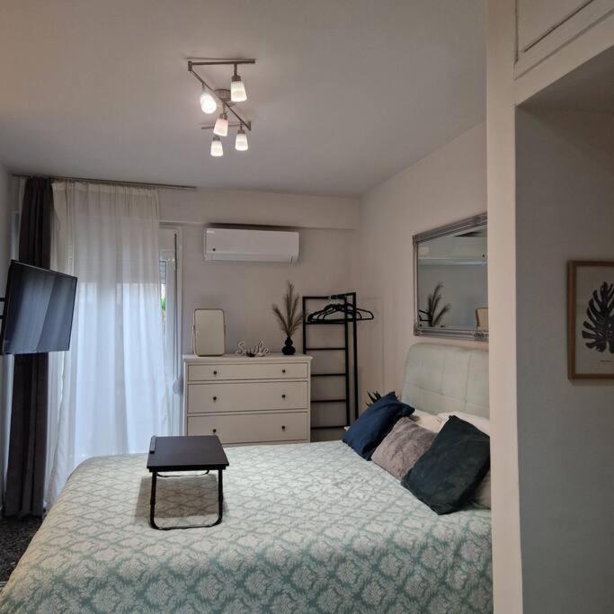 Chic Apt Near Acropolis - Avdi Square Athen Eksteriør bilde